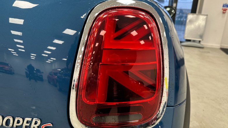 MINI Hatchback 2.0 Cooper S Exclusive 3dr Auto Petrol Hatchback